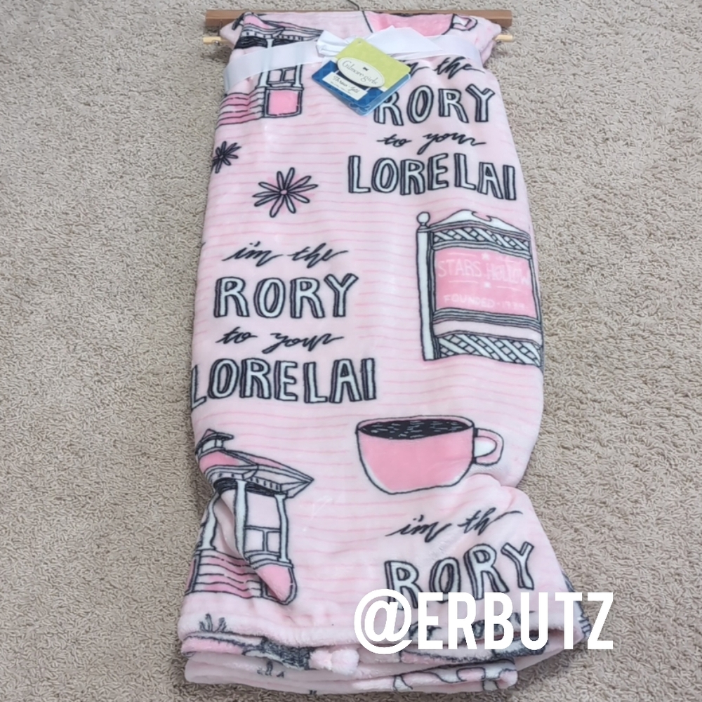 VHTF Viral 🎥 Gilmore Girls Oversized Plush Throw Blanket